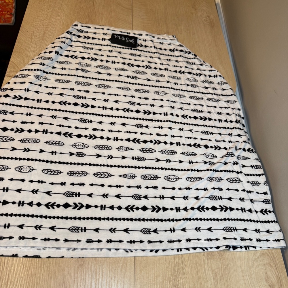 Milk Snob Multi Use Nursing Car Seat Cover Black White Tribal Arrow Feather